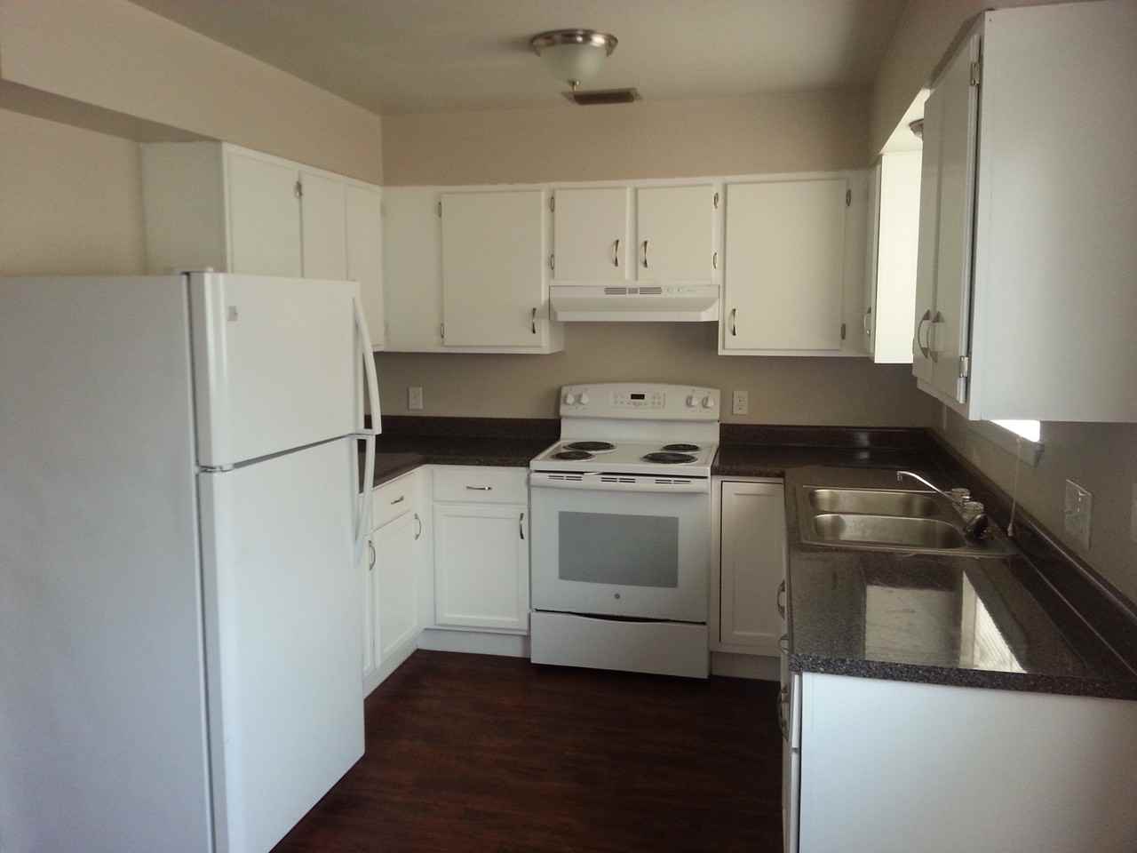 1113 Primrose Ave #4 - Photo 3 of 9