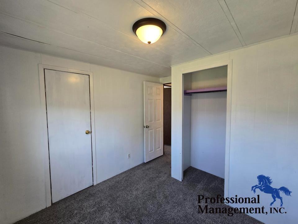 2604 Lackawanna Ln - Photo 4 of 9