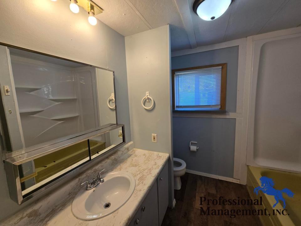 2604 Lackawanna Ln - Photo 5 of 9