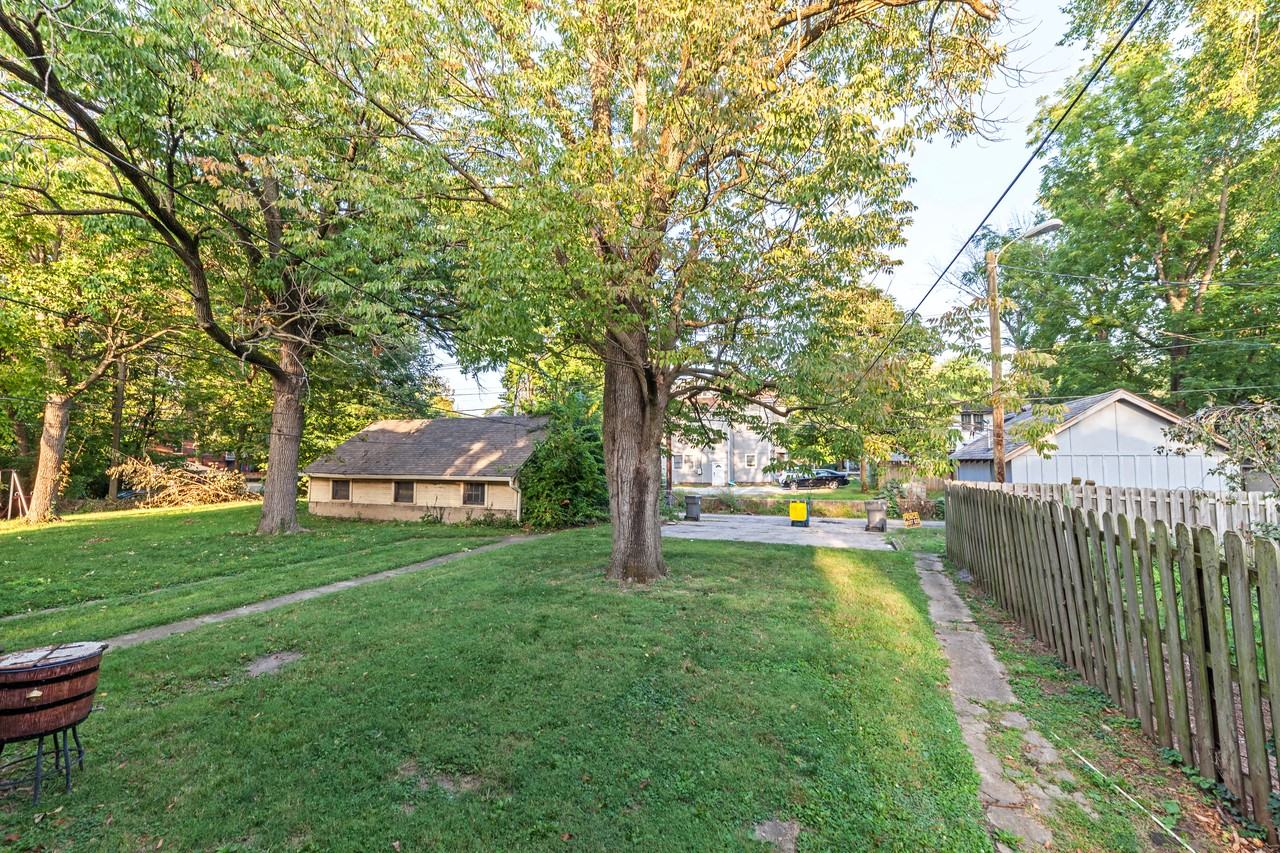 883 Woodruff Place West Dr - Photo 3 of 21