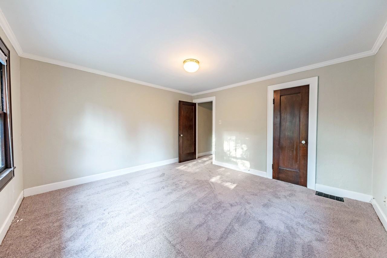 883 Woodruff Place West Dr - Photo 4 of 21