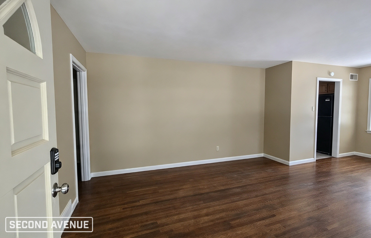 4858 Dianne Dr - Photo 2 of 14