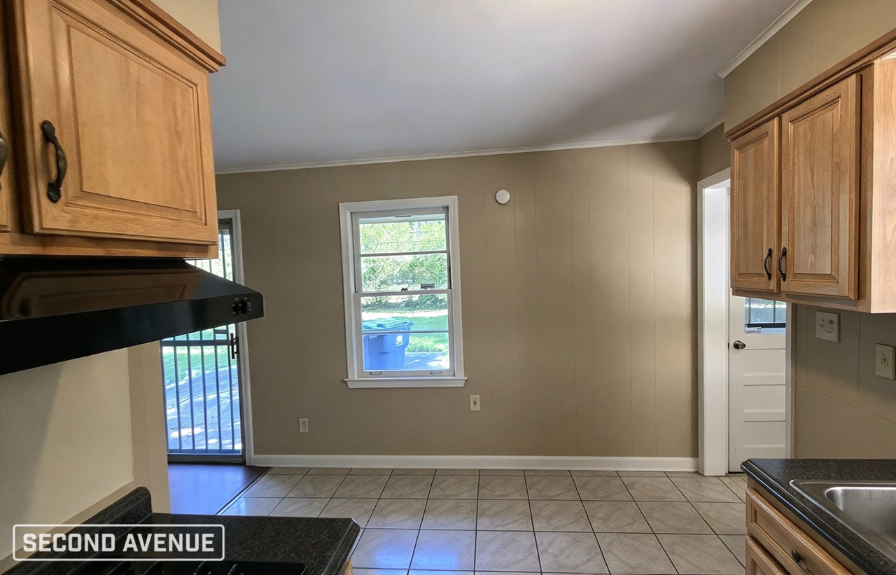 4858 Dianne Dr - Photo 5 of 14