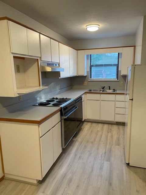 405 E Jackson St #409 - Photo 7 of 10