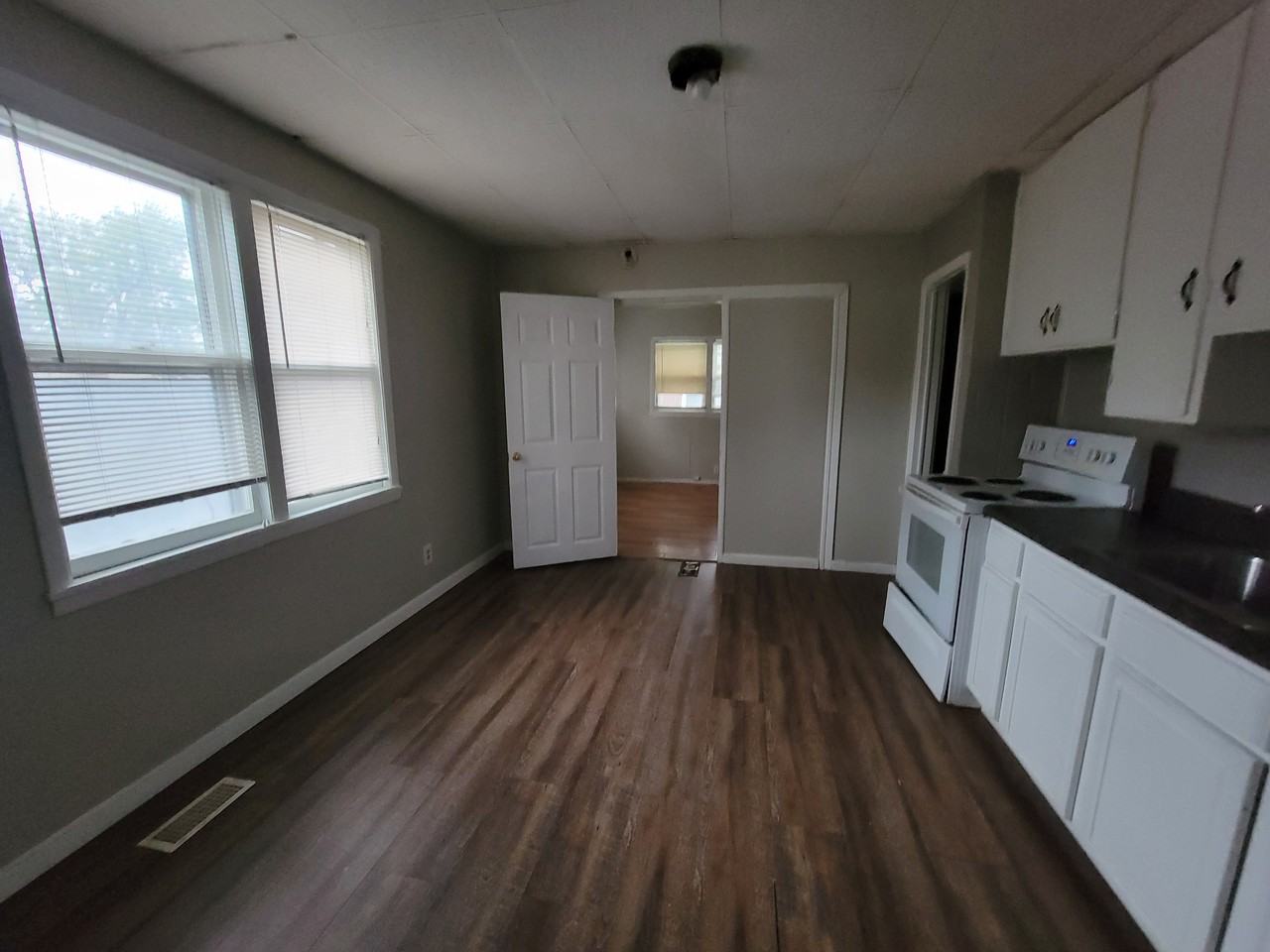 917 S Topeka Ave #1 - Photo 6 of 20