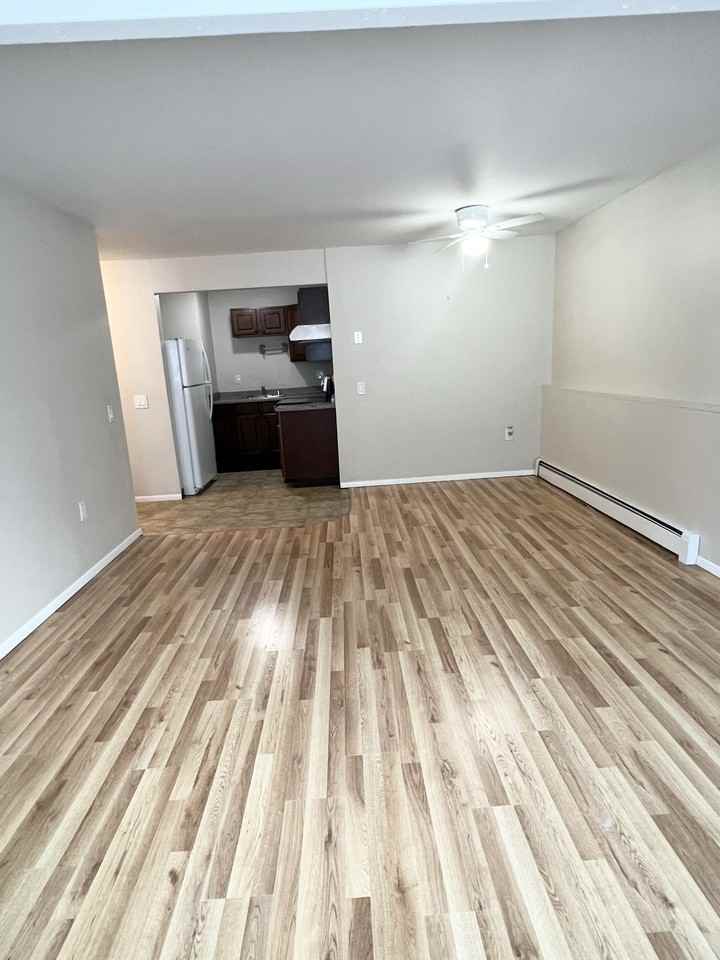 11527 Heritage Ct #6 - Photo 2 of 2