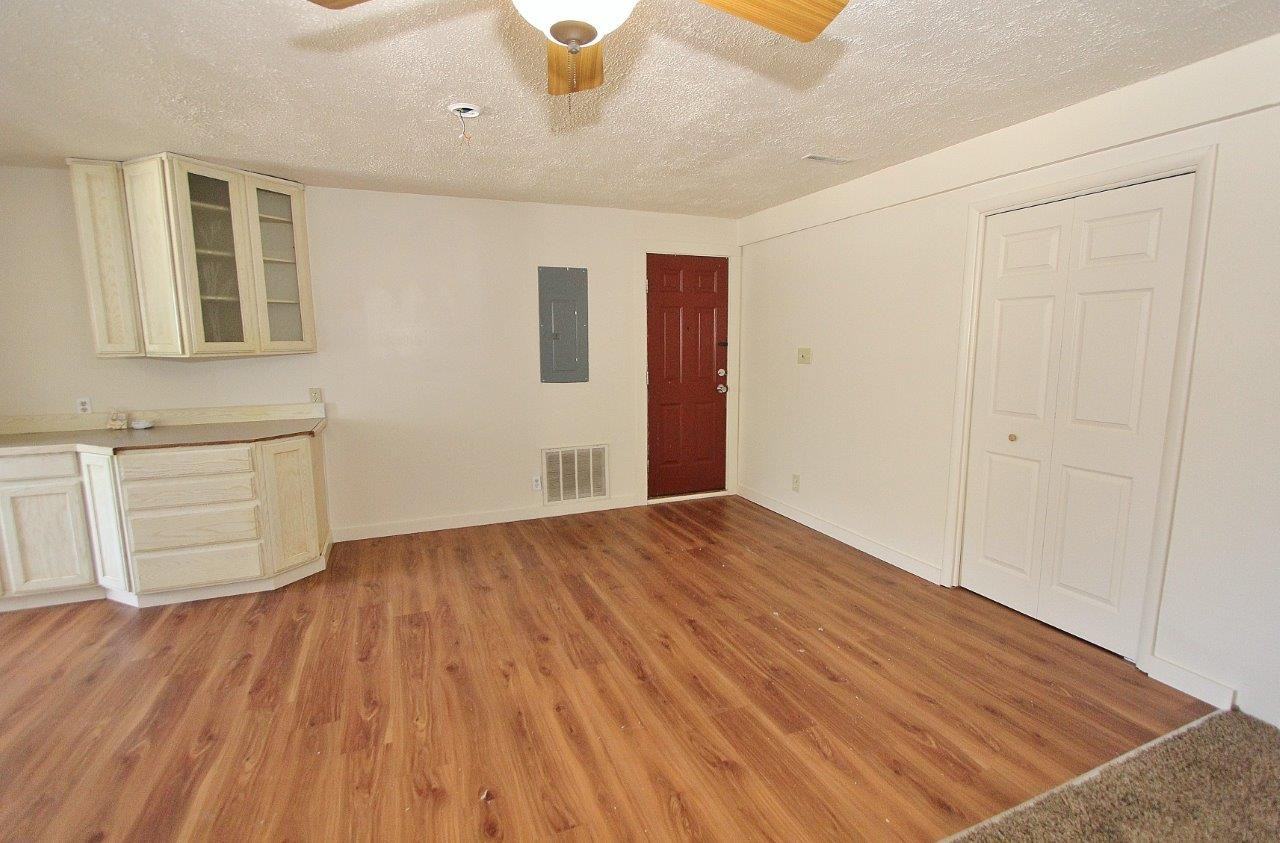 705 Williams Rd #B - Photo 3 of 21