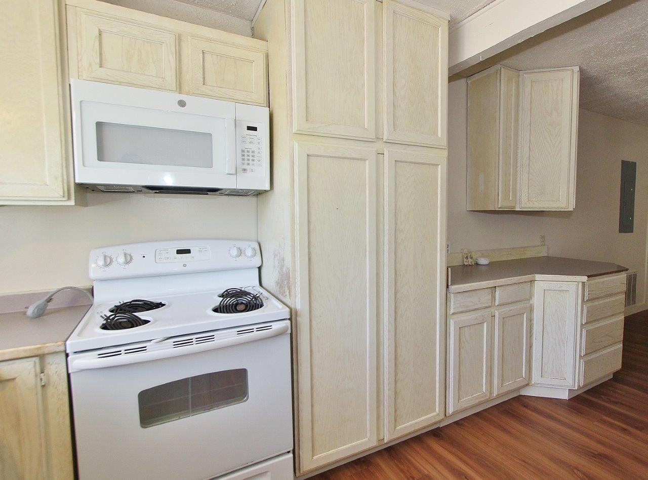 705 Williams Rd #B - Photo 7 of 21