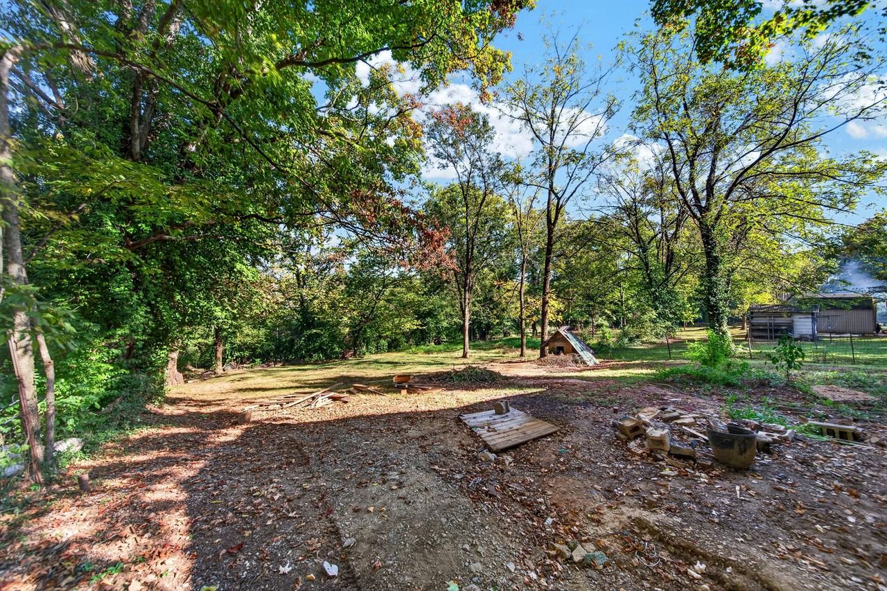 109 Sunset Ave - Photo 6 of 33