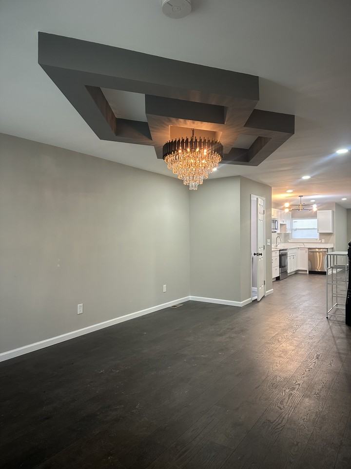 1727 E 30th St - Photo 2 of 12