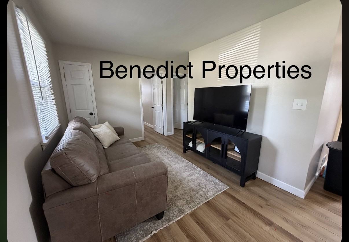 581 Blackstone St #581 - Photo 2 of 8