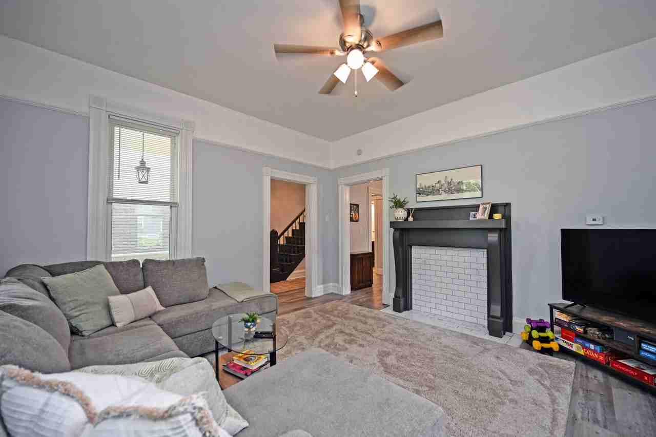 4704 Whetsel Ave - Photo 5 of 32