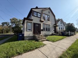 featured image of 110 Herbert St #1