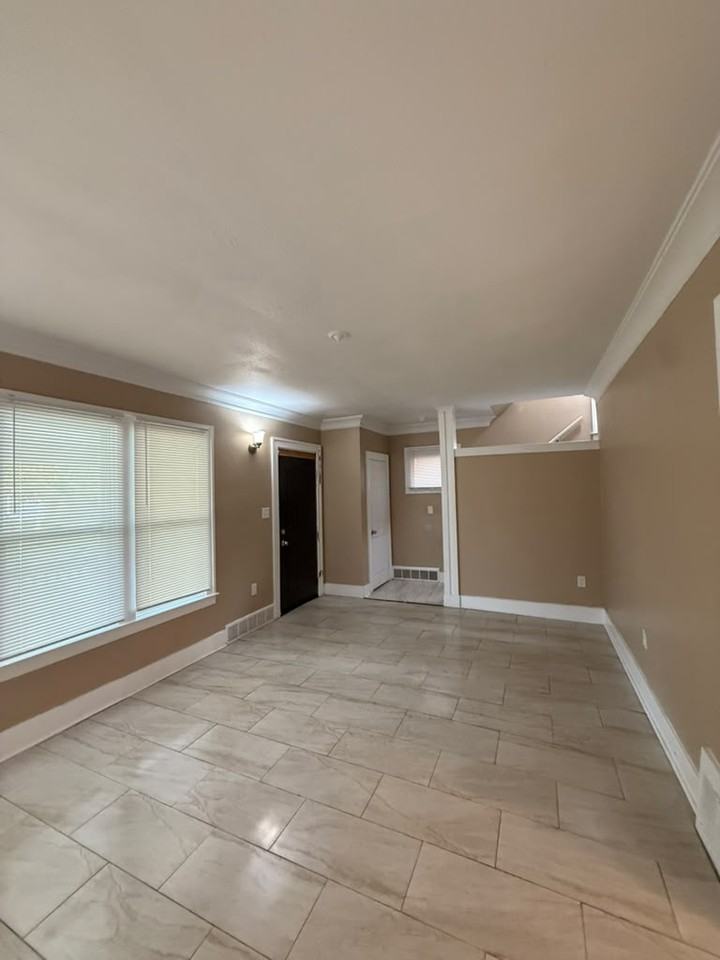 12125 Cloverlawn St - Photo 3 of 26