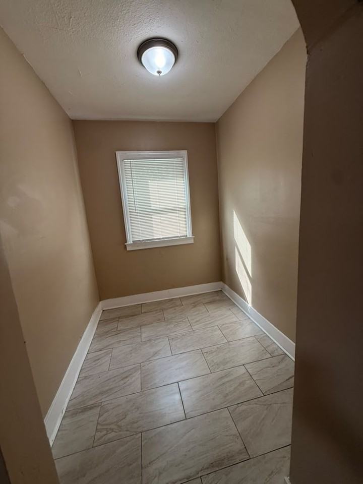 12125 Cloverlawn St - Photo 5 of 26