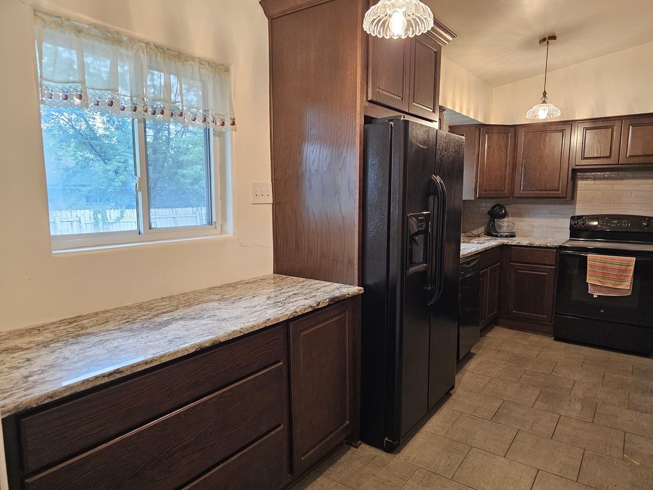 419 Sagebrush Ln - Photo 6 of 12