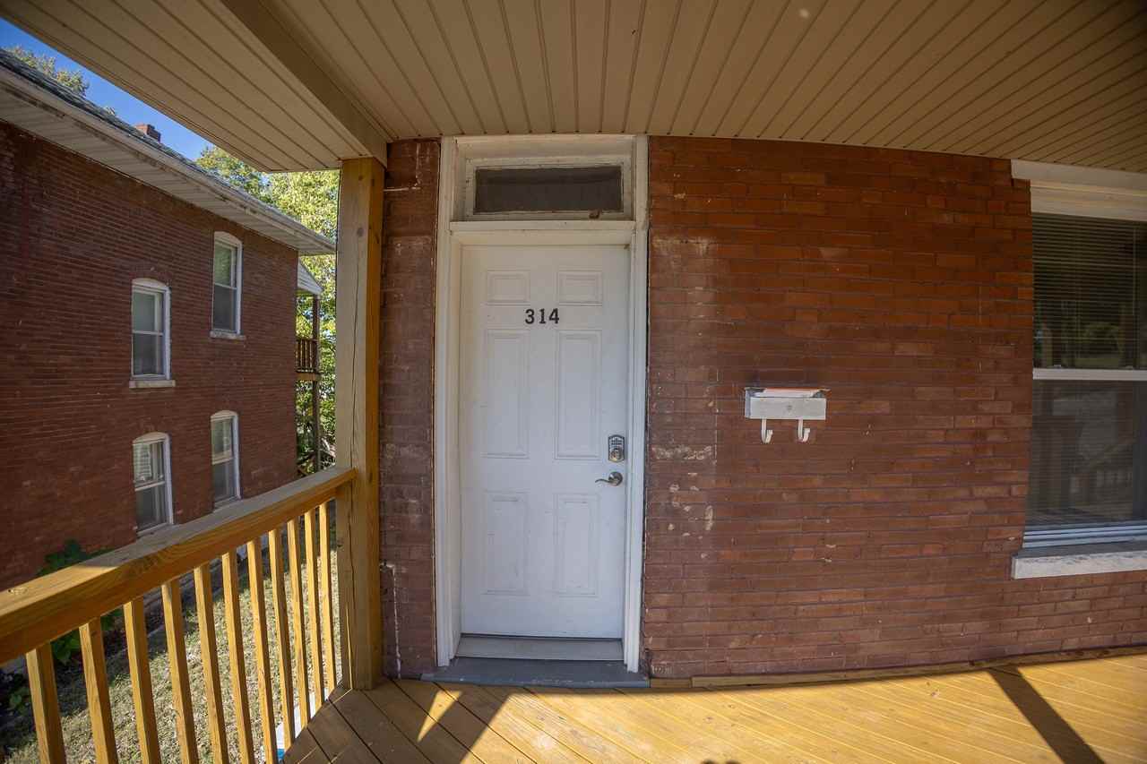 314 312/314 Brooks St #314 - Photo 2 of 15