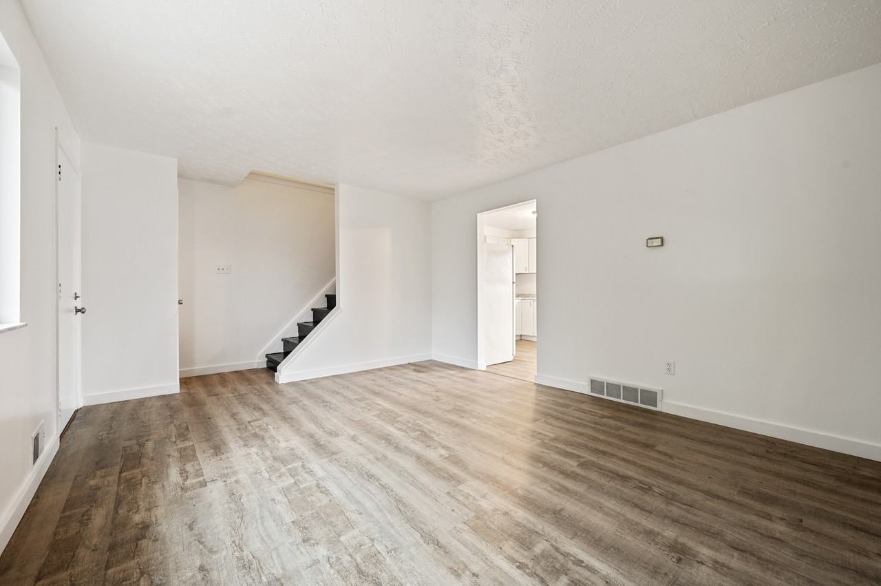 1434 Berry St - Photo 5 of 25