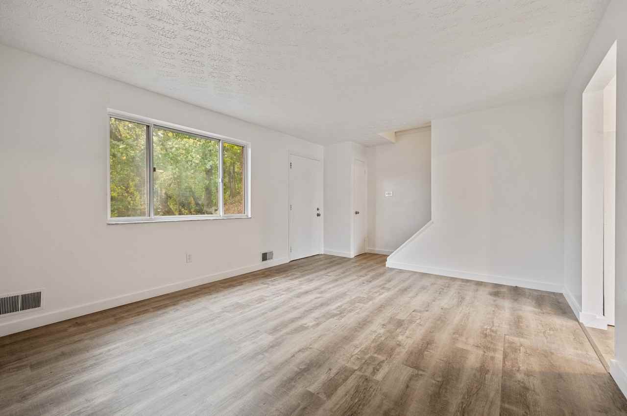 1434 Berry St - Photo 6 of 25
