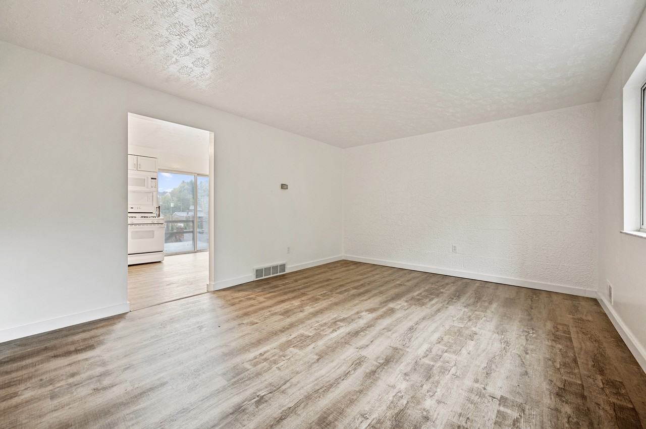 1434 Berry St - Photo 7 of 25