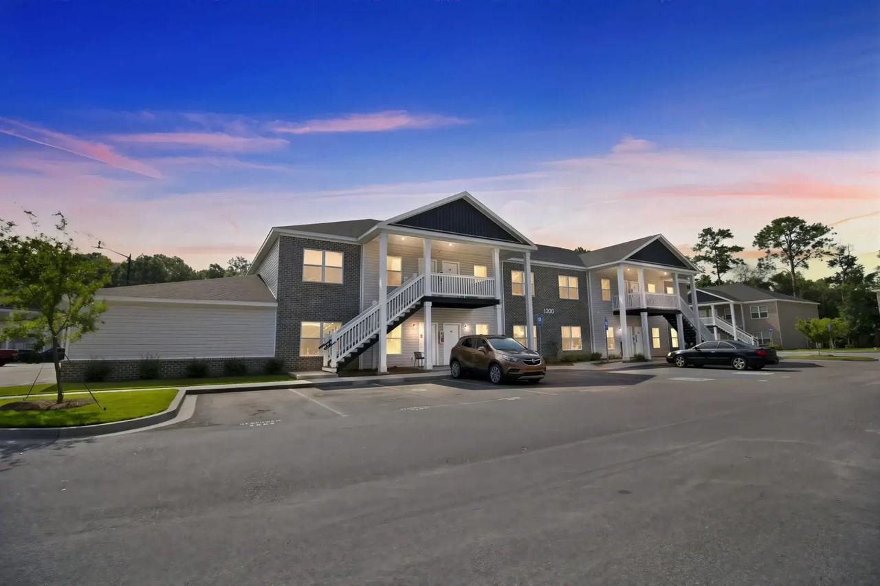 Hickory Grove Apartments - Photo 5 of 21