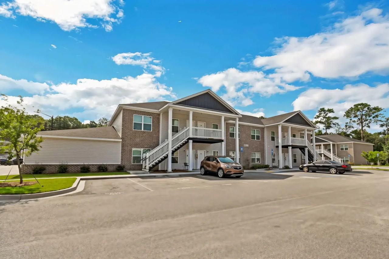 Hickory Grove Apartments - Photo 6 of 21