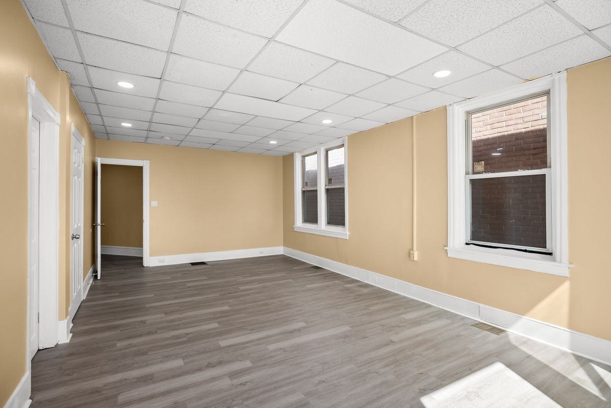 43 S Broad St - Photo 4 of 21