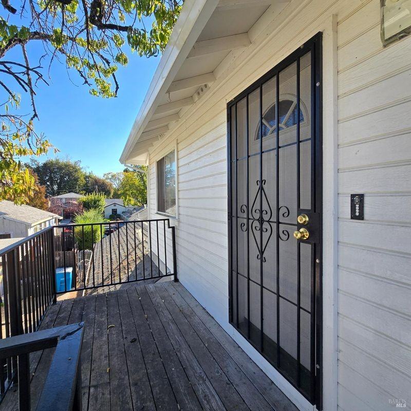 530 Kentucky St ##A - Photo 2 of 11