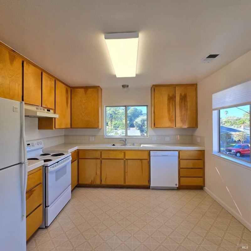 530 Kentucky St ##A - Photo 6 of 11