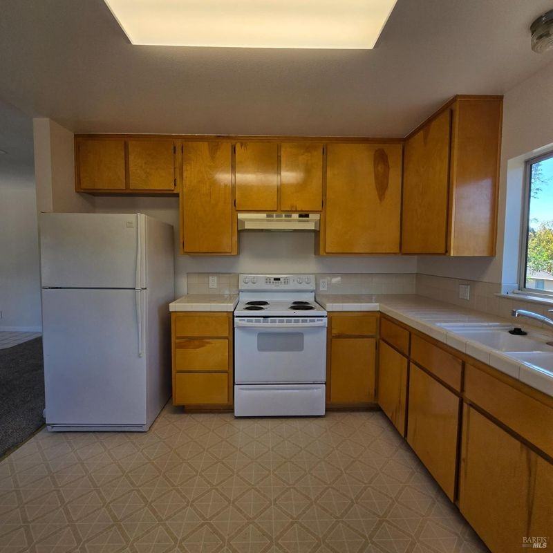 530 Kentucky St ##A - Photo 7 of 11