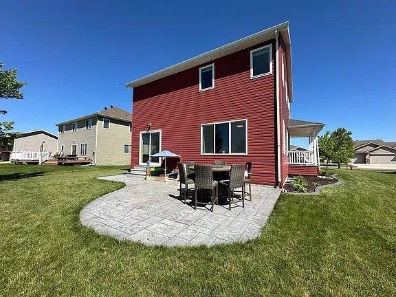 4893 Lavonne Ct S - Photo 3 of 49