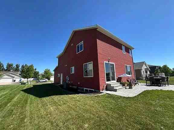 4893 Lavonne Ct S - Photo 4 of 49