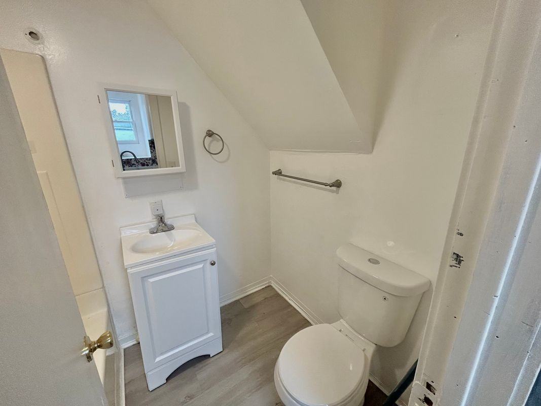 663 2nd Ave ##2r - Photo 4 of 10