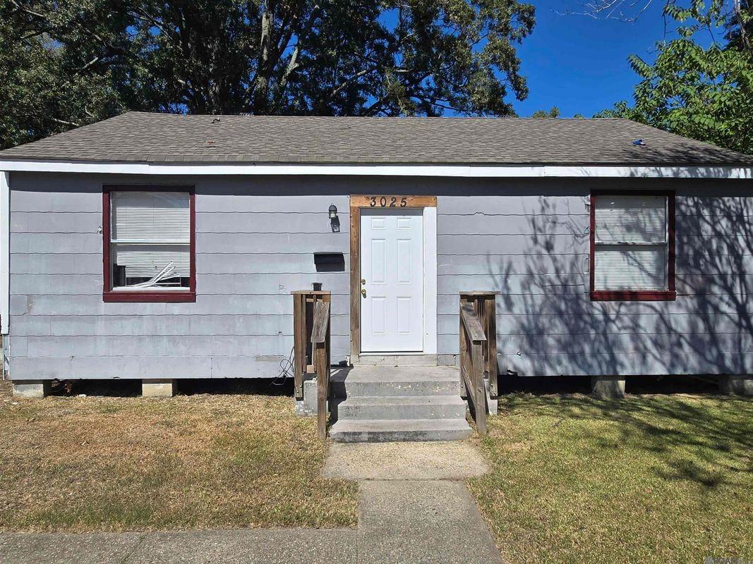 3025 Amarillo St - Photo 2 of 11