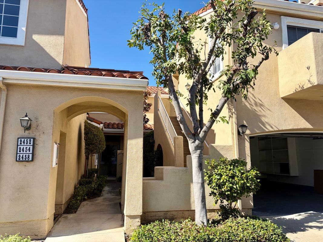 2452 Paseo Circulo