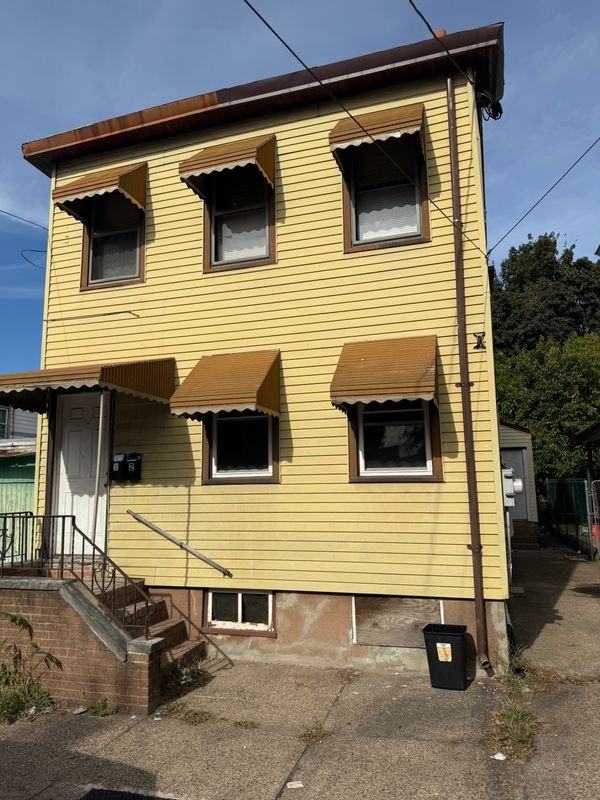 610 Genesee St - Photo 3 of 3
