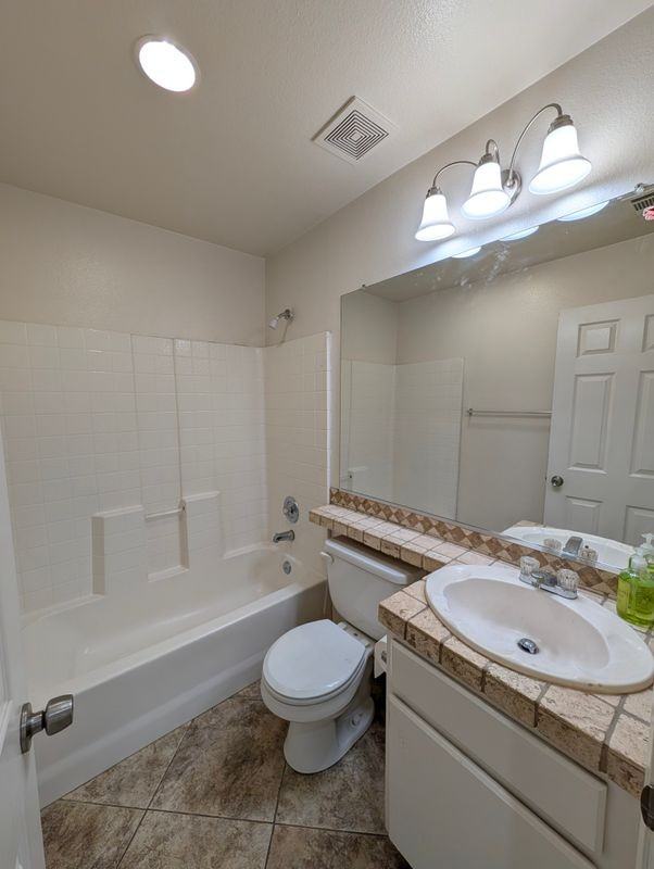 13053 Shubert St - Photo 4 of 27