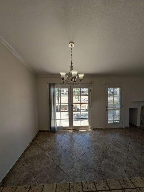 13053 Shubert St - Photo 7 of 27
