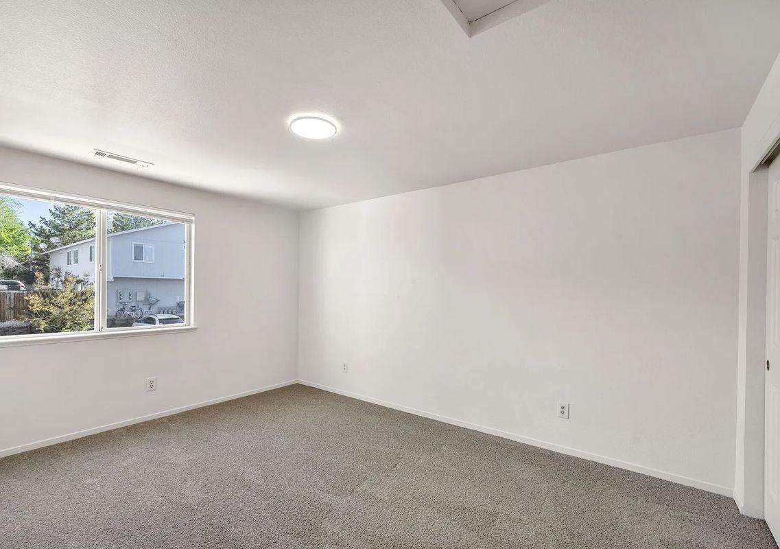3932 Village Dr - Photo 7 of 11