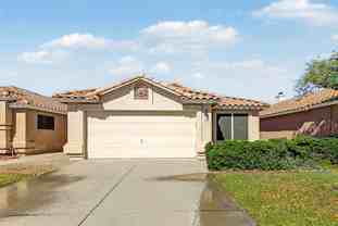 7946 W Laurel Ln - Photo 1 of 1