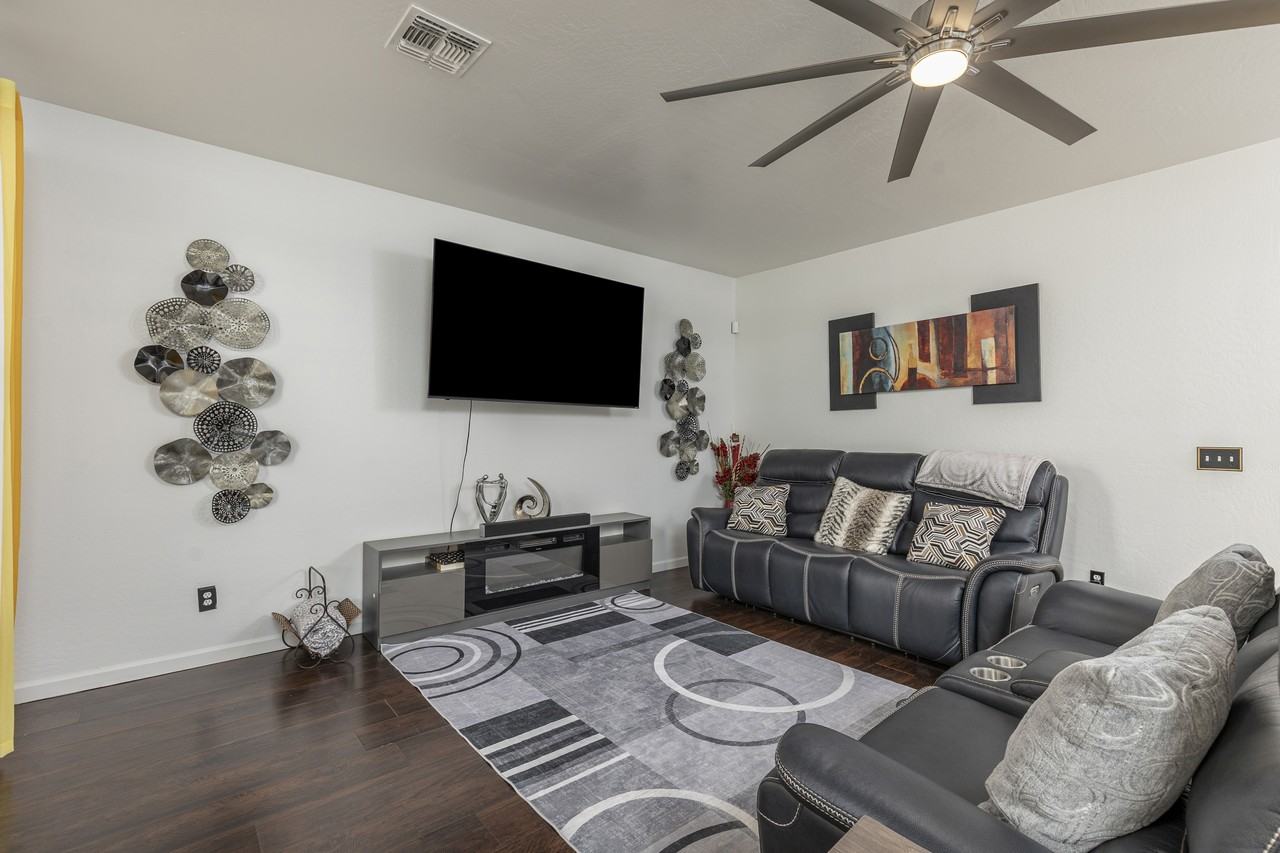 3270 E Silversmith Trl, San Tan Valley, Az #1 - Photo 6 of 50