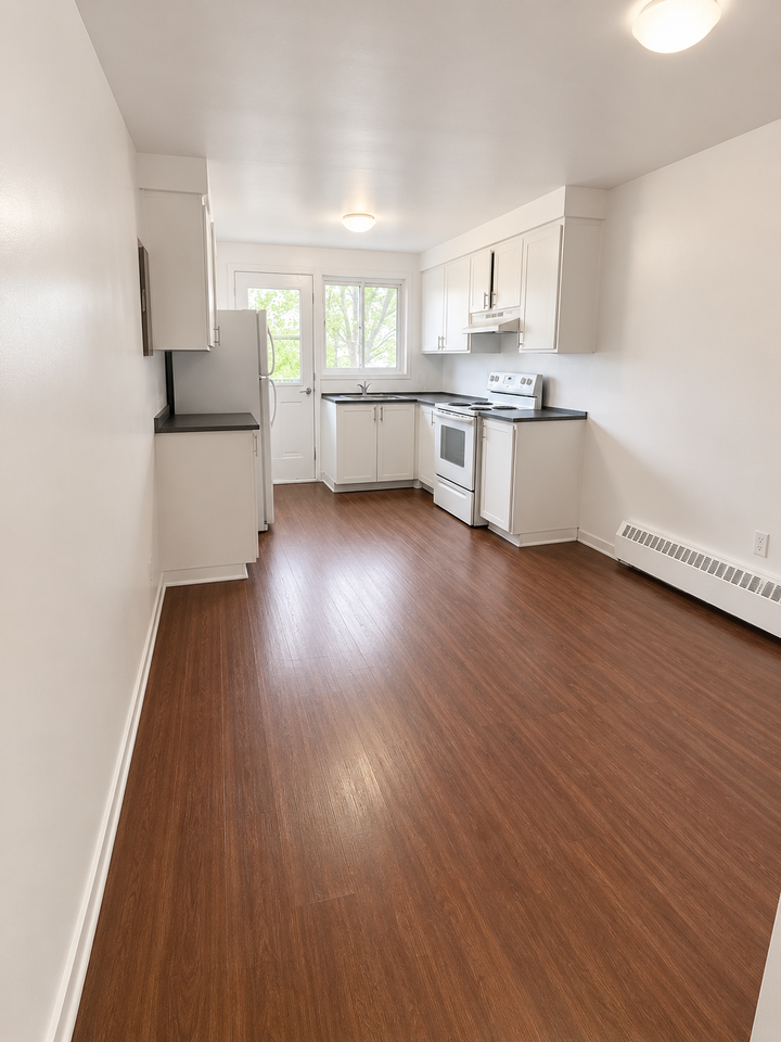 model - 7841 Tremolieres - Photo 2 of 16