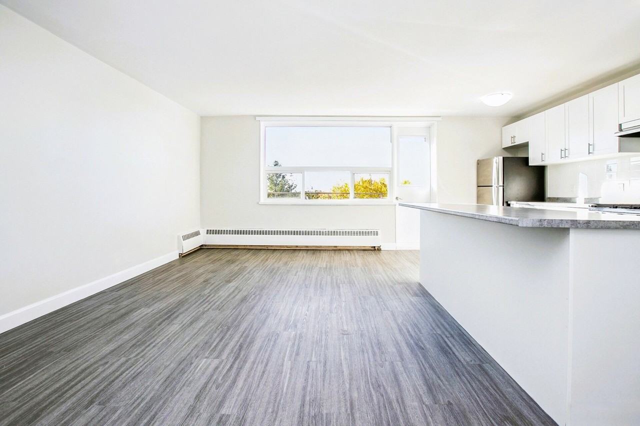 Model - 379 Lake Street - Photo 3 of 28