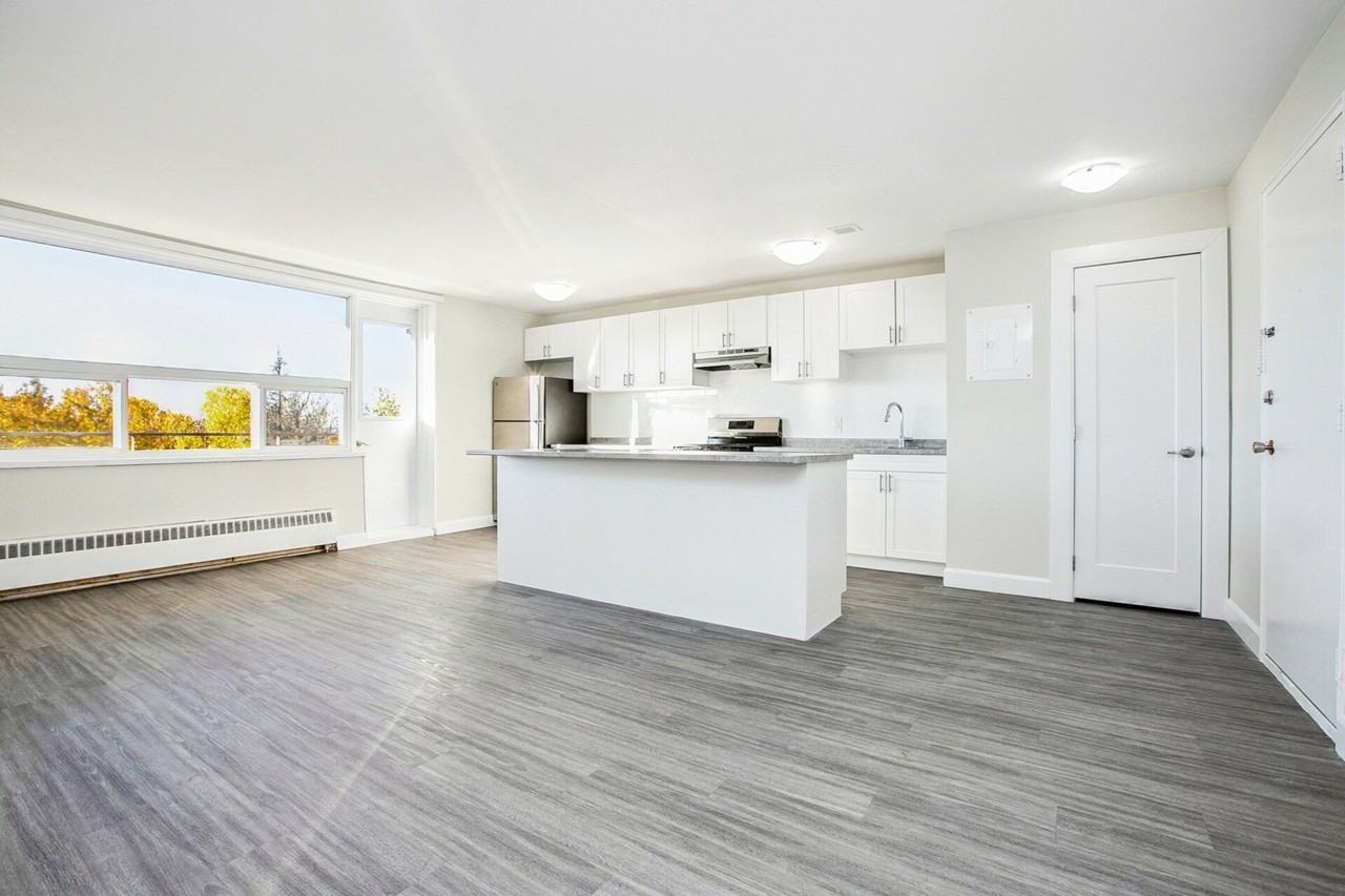 Model - 379 Lake Street - Photo 6 of 28