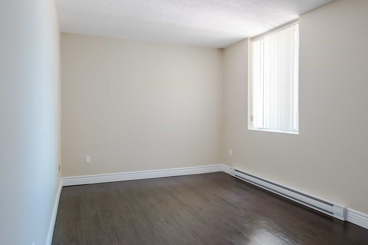 Model - 631 MacDonald Ave - Photo 5 of 22