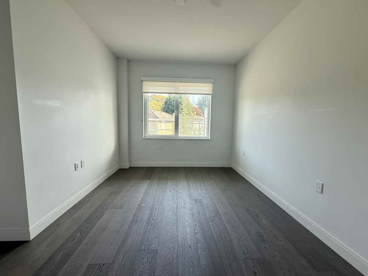 Cambie St - Photo 4 of 10