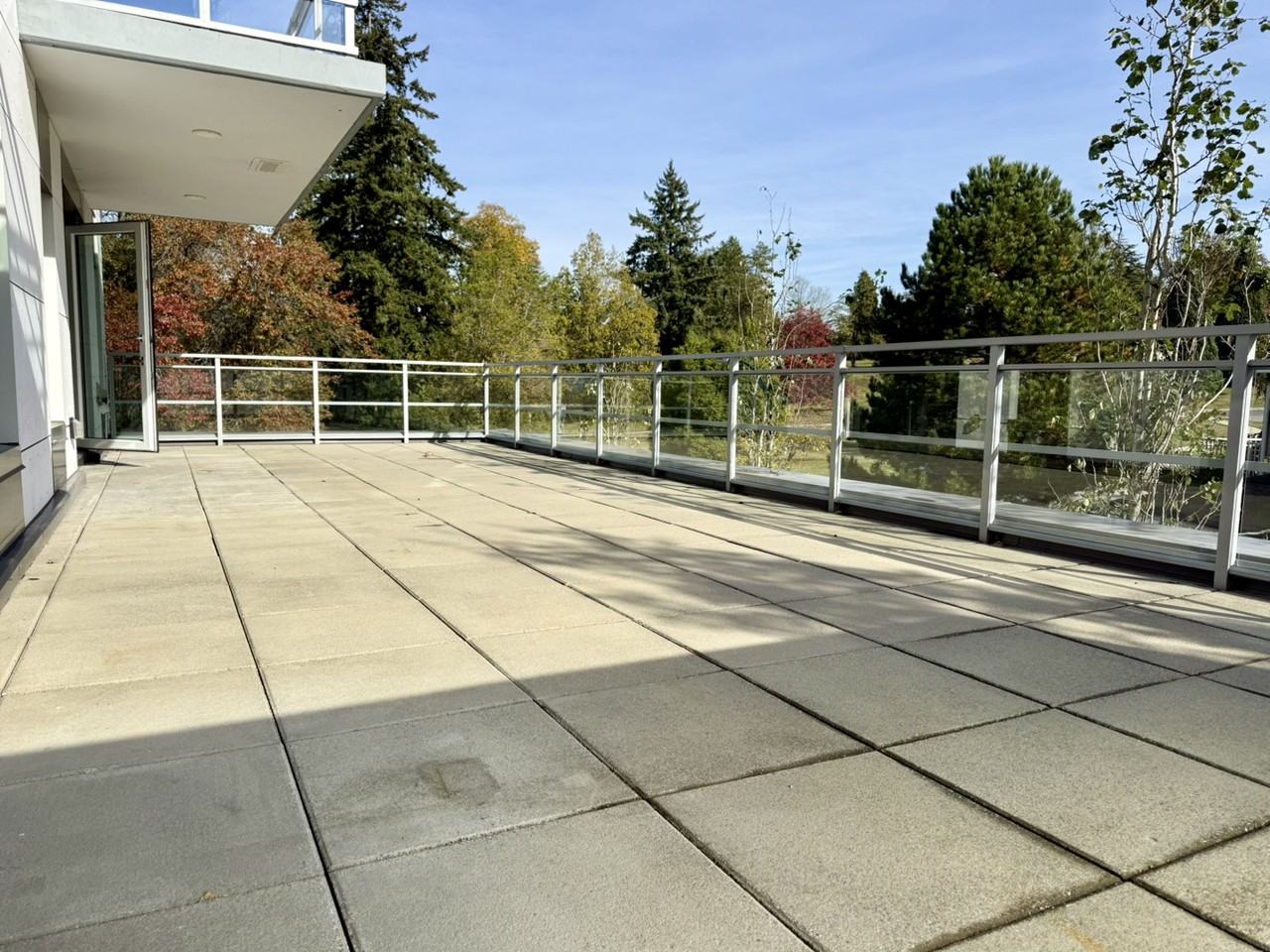 Cambie St - Photo 2 of 10