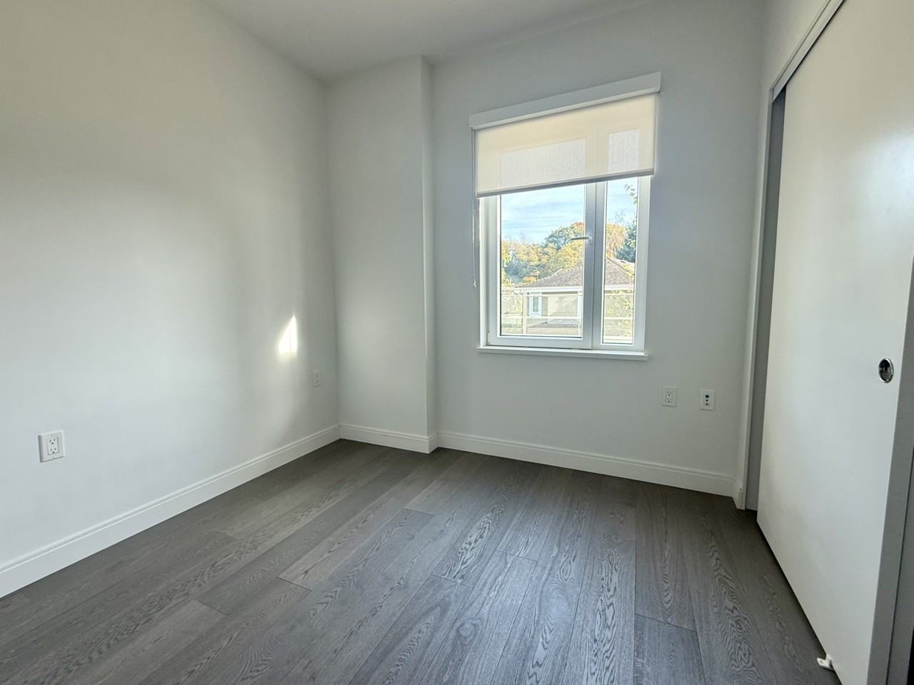 Cambie St - Photo 7 of 10
