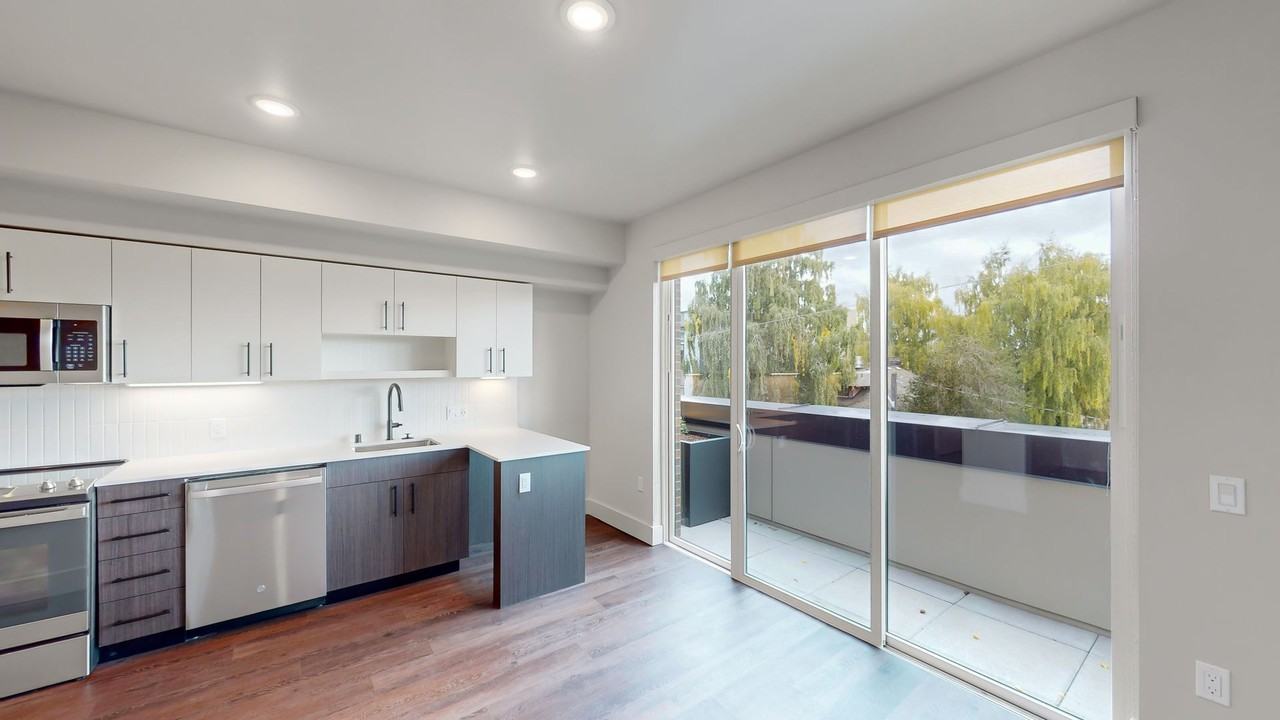 Capitol Hilltop Apartments - Photo 2 of 50
