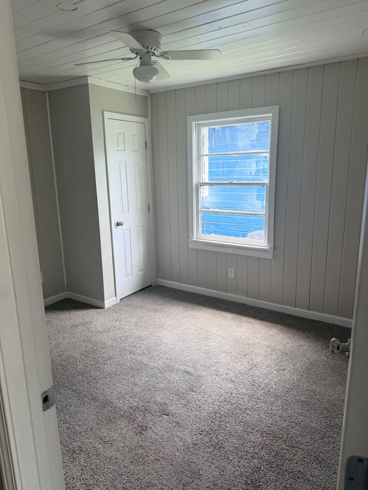 466 Bay Shore Ave #A - Photo 4 of 10